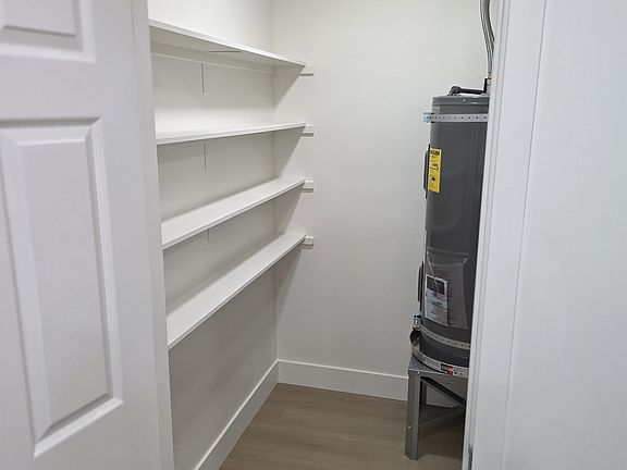 4th image of 424 B St APT 8