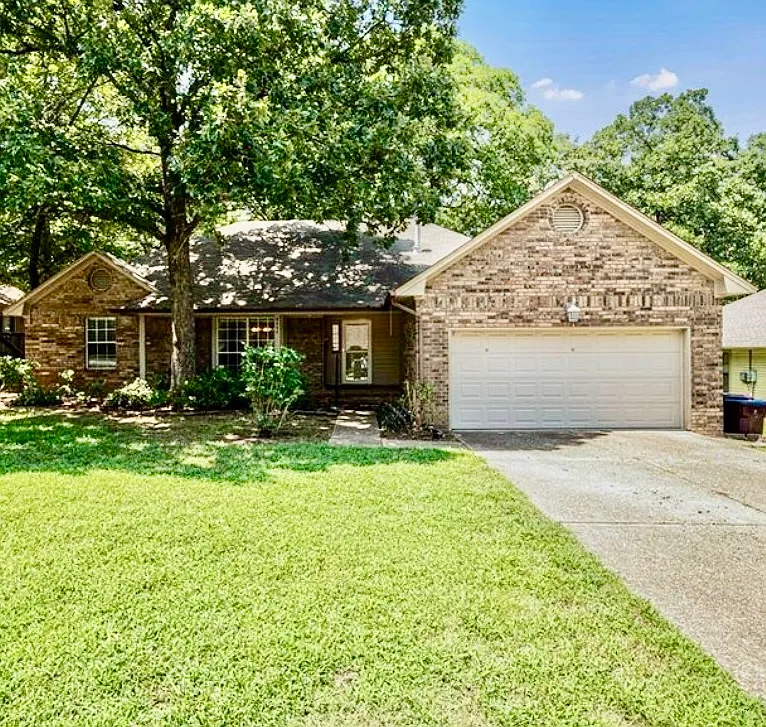 3 bed, 1760 sqft, $1,899 — Photo 1