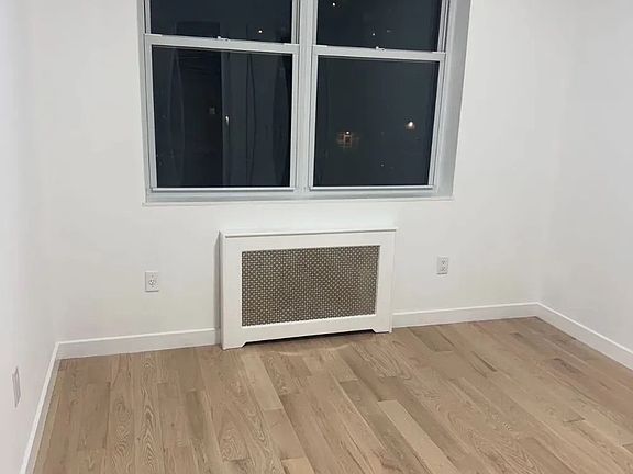 5th image of 35-50 Crescent St Floor 3
