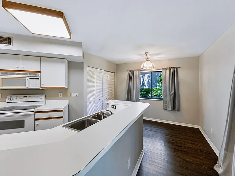 191 Bennington Dr #3 — Photo 8