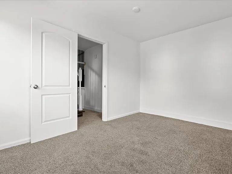 1006 Carlton Ave — Photo 13
