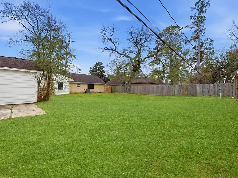 431 Dover Ln — Photo 18
