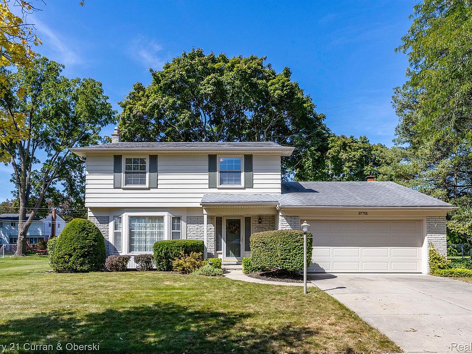 1st image of 37701 N Sherwood Ct