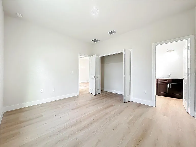 356 W 4th St — Photo 27