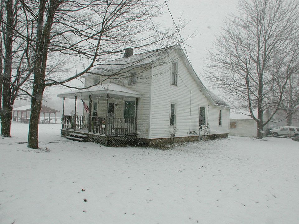 2nd image of 385 Centre St