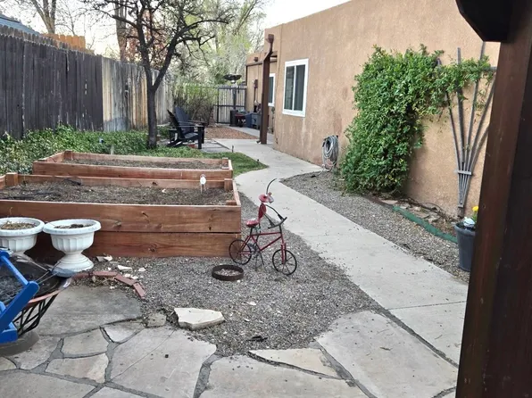 2855 Clark Ct, Santa Fe, NM 87507