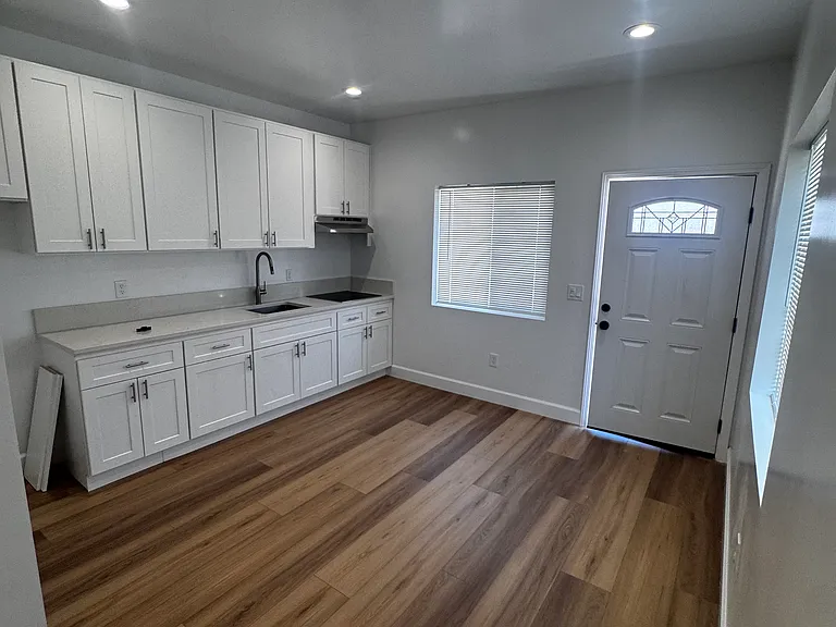 420 Lincoln Ave #A — Photo 7