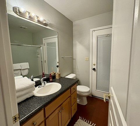 4th image of 932 Lindsay Dr