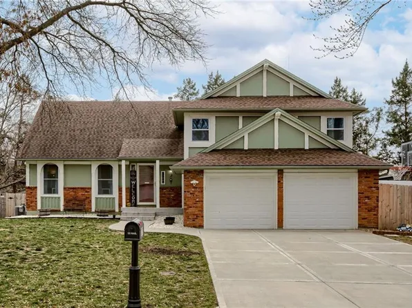 8615 W 72nd Ter, Overland Park, KS 66204