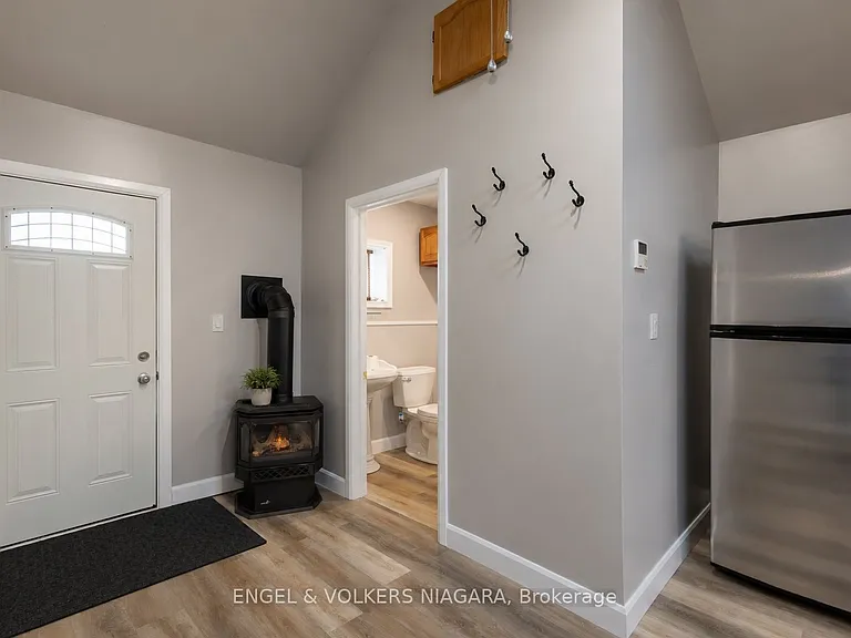3786 Saint James Ave — Photo 2