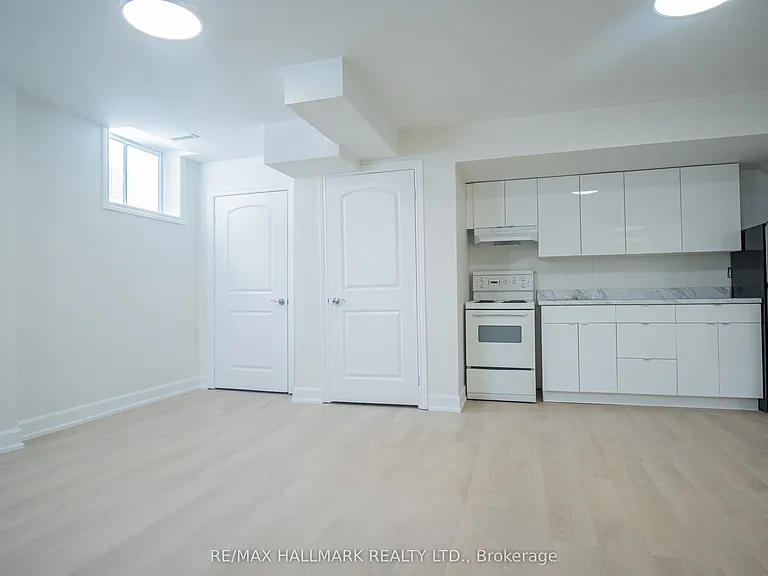 118 Fairholme Ave #2 — Photo 6