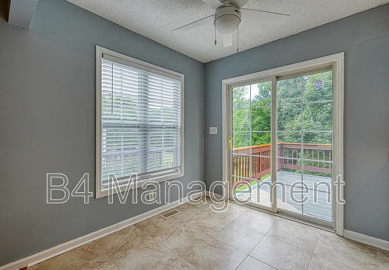 208 Cotton Creek Dr — Photo 9