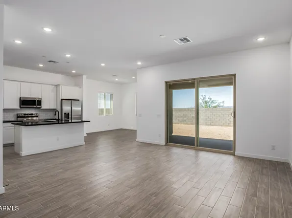 31512 N HAYWEATHER Lane, San Tan Valley, AZ 85143