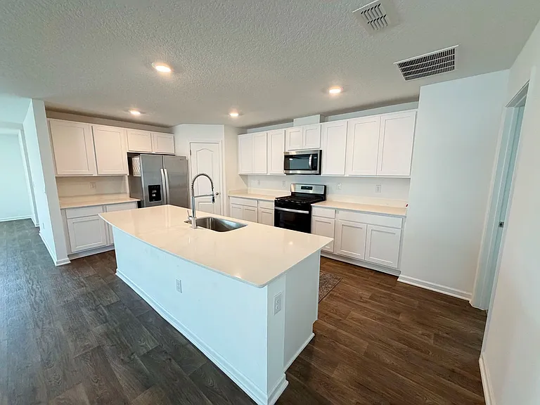 462 Ardila Cir — Photo 5