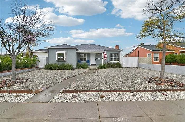 835 N Pine St — Photo 2