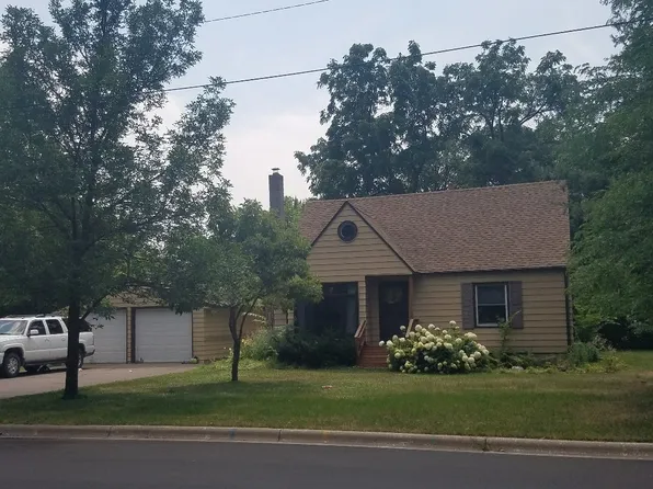 512 E 3rd St, Monticello, MN 55362