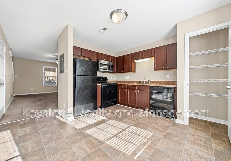 816 Oak Arbor Ct #C — Photo 5