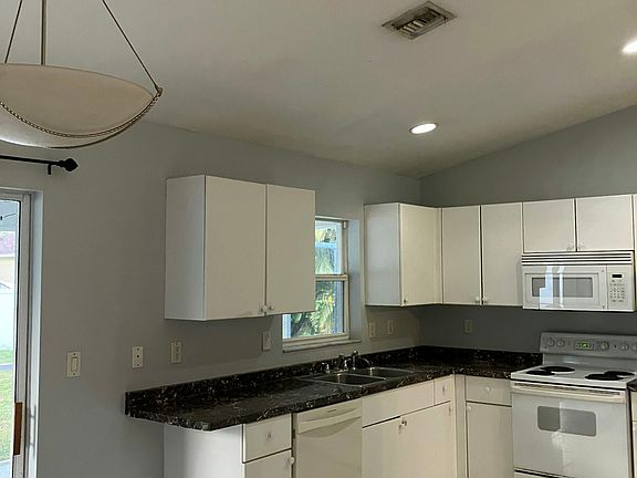 5th image of 4185 Simkins Ave