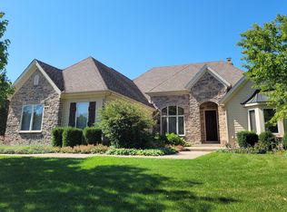7165 Longmoor Dr, Crystal Lake, IL 60014
