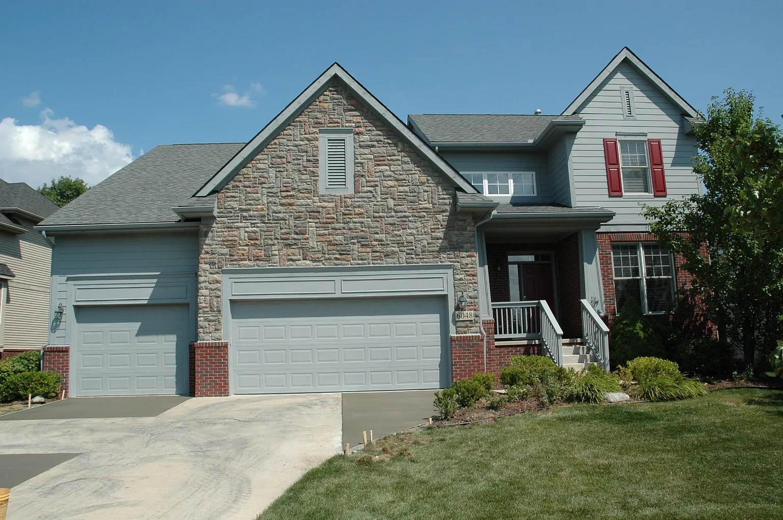 6048 Strawberry Cir photo 1