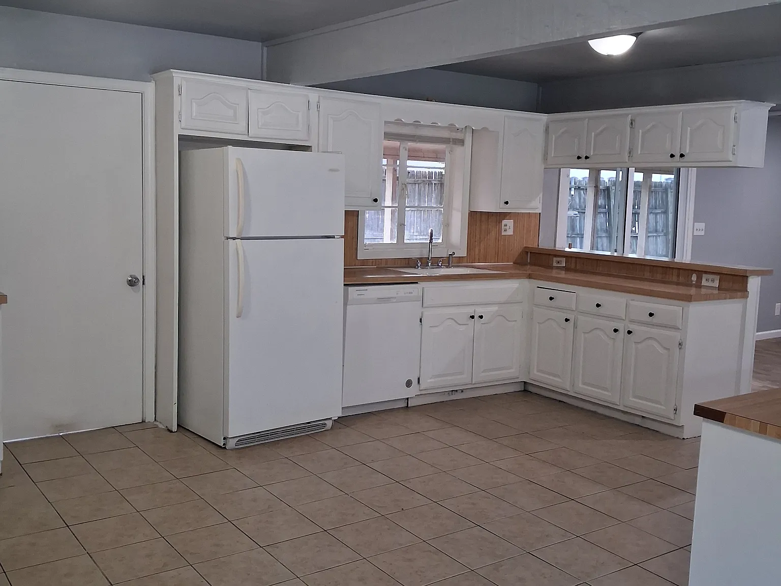 3 bed, 1.5 bath, 1551 sqft, $1,695 — Photo 2