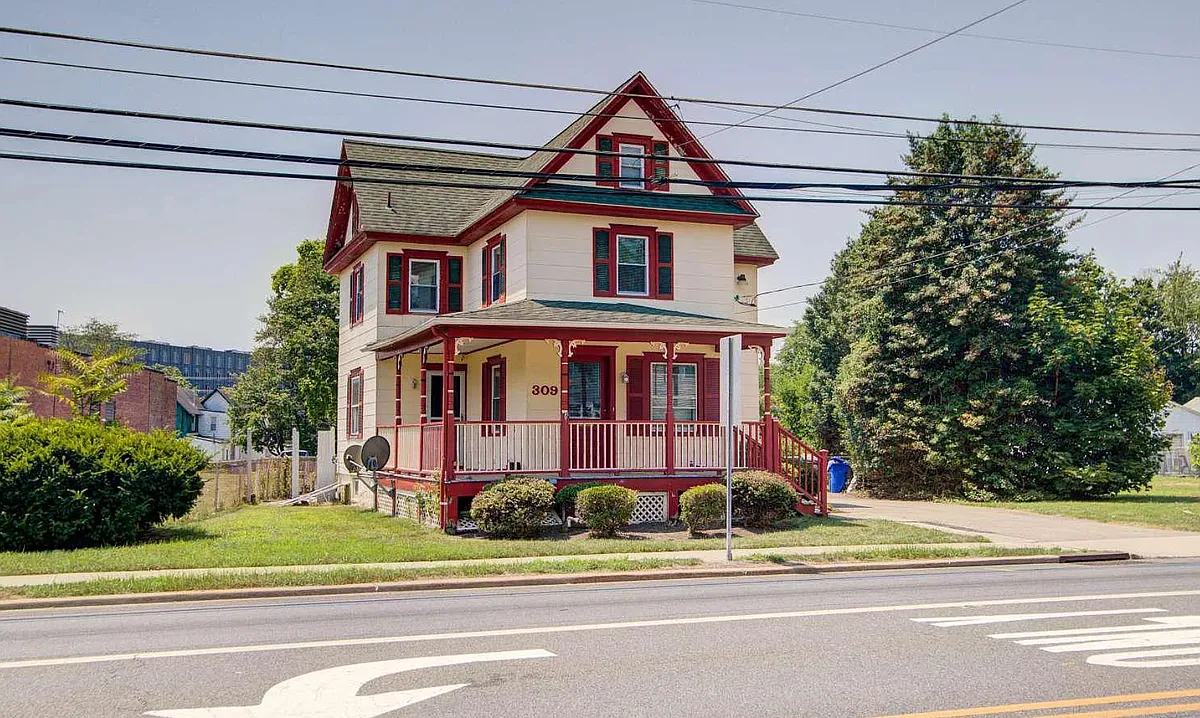 Building Photo - 309 Delsea Dr N