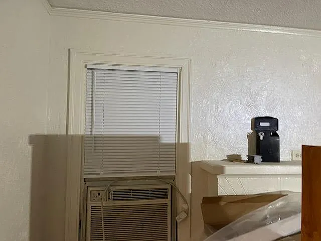 4 bed, 1435 sqft, $1,000 — Photo 2