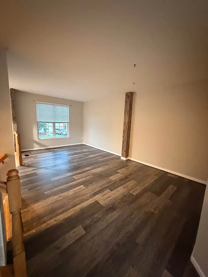 3 bed, 2.5 bath, $1,050 — Photo 4