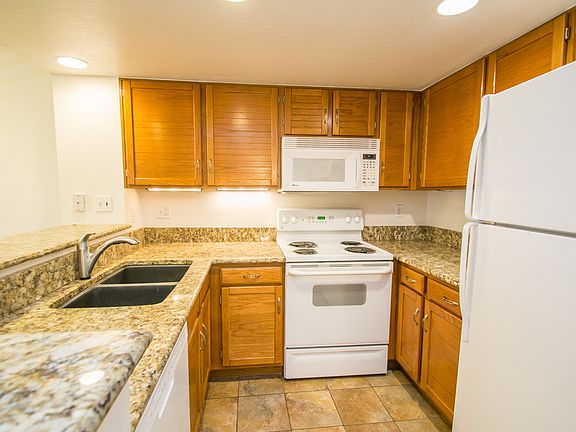 935 Broadway #108 Kitchen