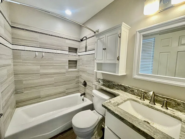525 S Oak St — Photo 20