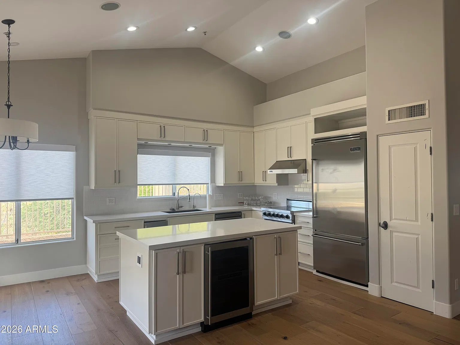 4 bed, 2.0 bath, 2487 sqft, $4,995 — Photo 3