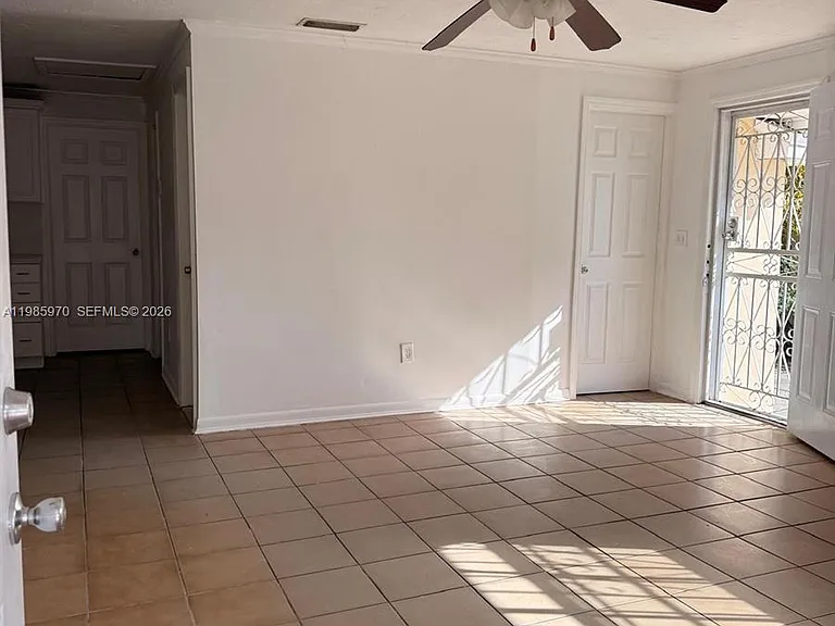 409 NW 33rd St #1 — Photo 6