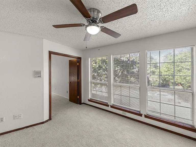 1423 Holveck Dr — Photo 14
