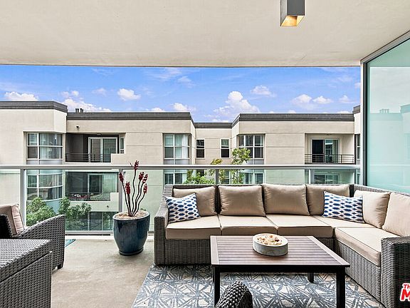 4th image of 13700 Marina Pointe Dr Unit 519