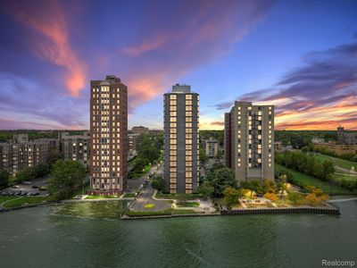 8200 E Jefferson Ave #41/411, Detroit, MI, 48214