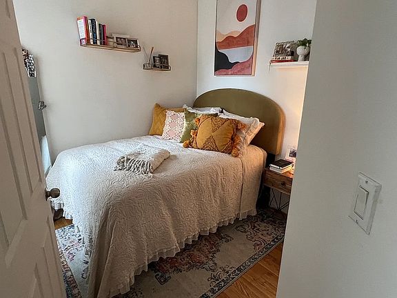 5th image of 135 W 10th St APT 21