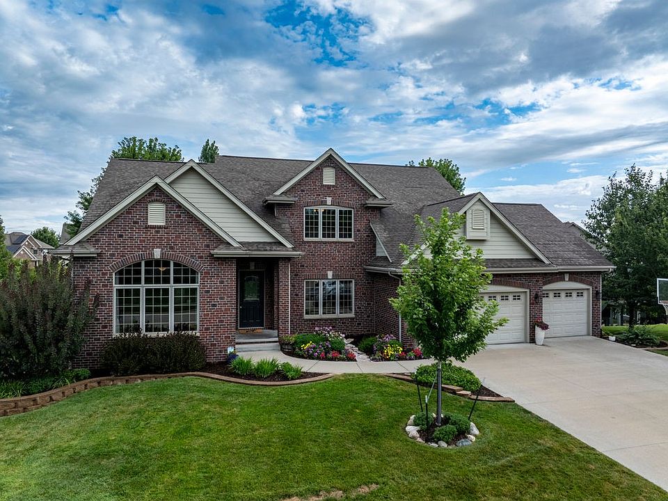 1st image of 15301 Maple Dr