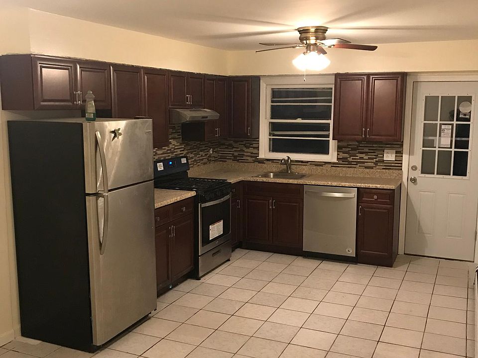 1st image of 387 Odell Ave #2