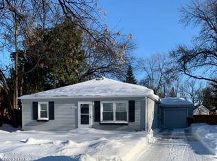 1519 Oak St, Grand Forks, ND 58201