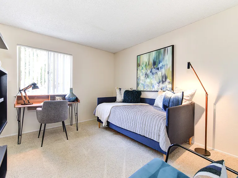 Renaissance Park Apartments — Photo 15