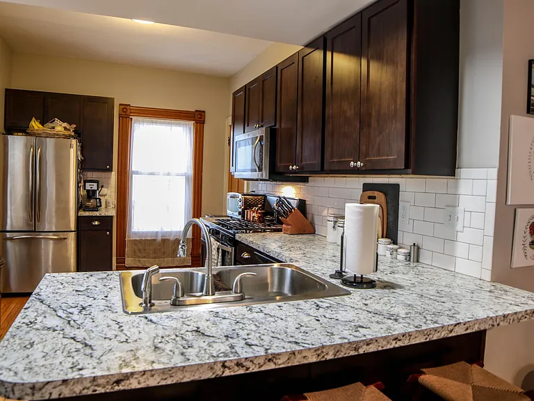 707 Fountain St NE — Photo 3