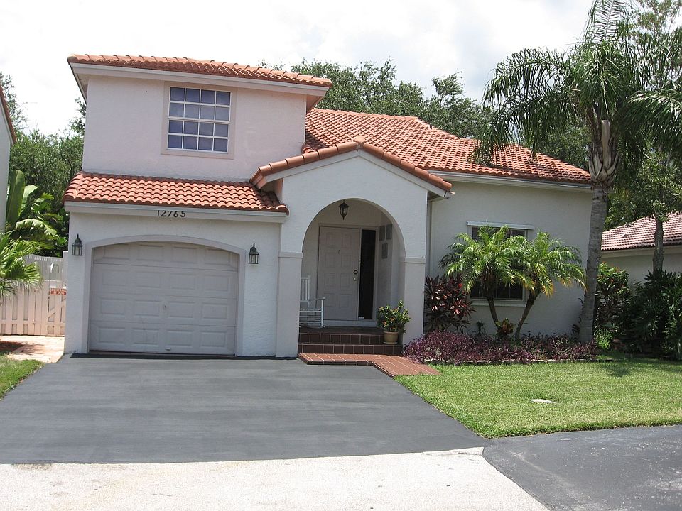 Front of house from street.