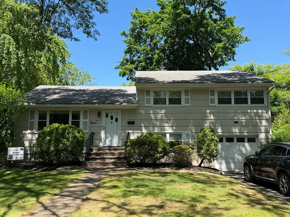 3 Spruce Pl