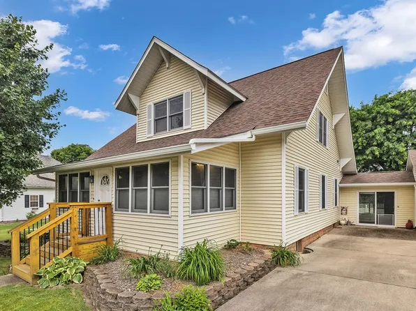 414 N Saint John St, Bethany, IL 61914