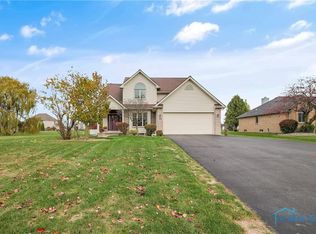 30398 Bradner Rd, Northwood, OH 43619