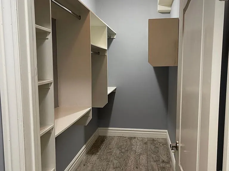 2502 Rockefeller Ln — Photo 3
