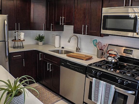 4th image of 8201 Henry Ave #1B-1Ba-800Sqft