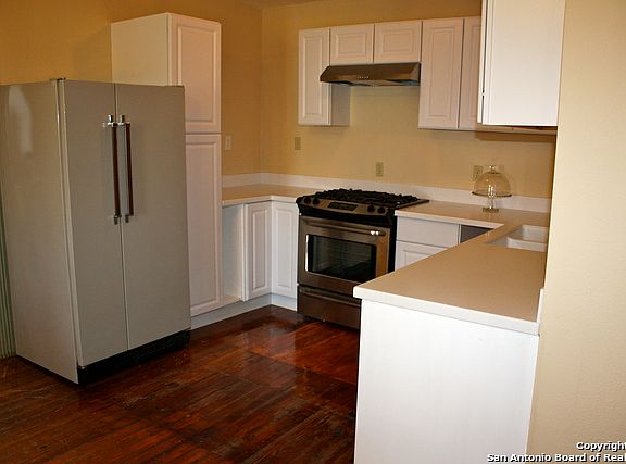 4th image of 603 Barbe St
