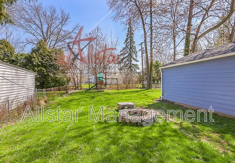 983 Clinton Ave — Photo 7