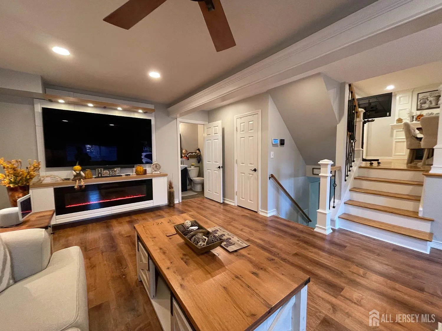 117 Pearl Pl photo 1